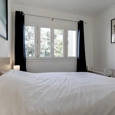 028- Chu Hopital, 2chambres, Parking, Tram Appartamento