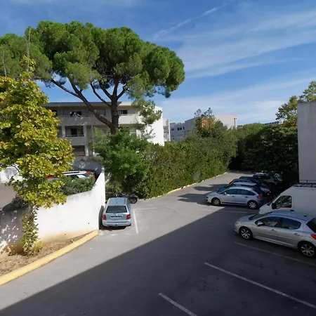 028- Chu Hopital, 2chambres, Parking, Tram