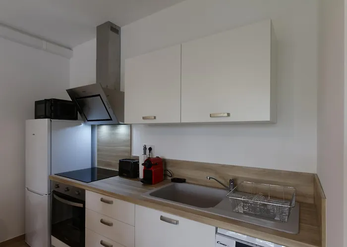 028- Chu Hopital, 2chambres, Parking, Tram Διαμέρισμα