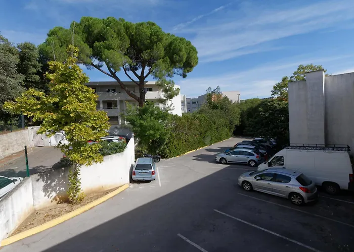 028- Chu Hopital, 2chambres, Parking, Tram